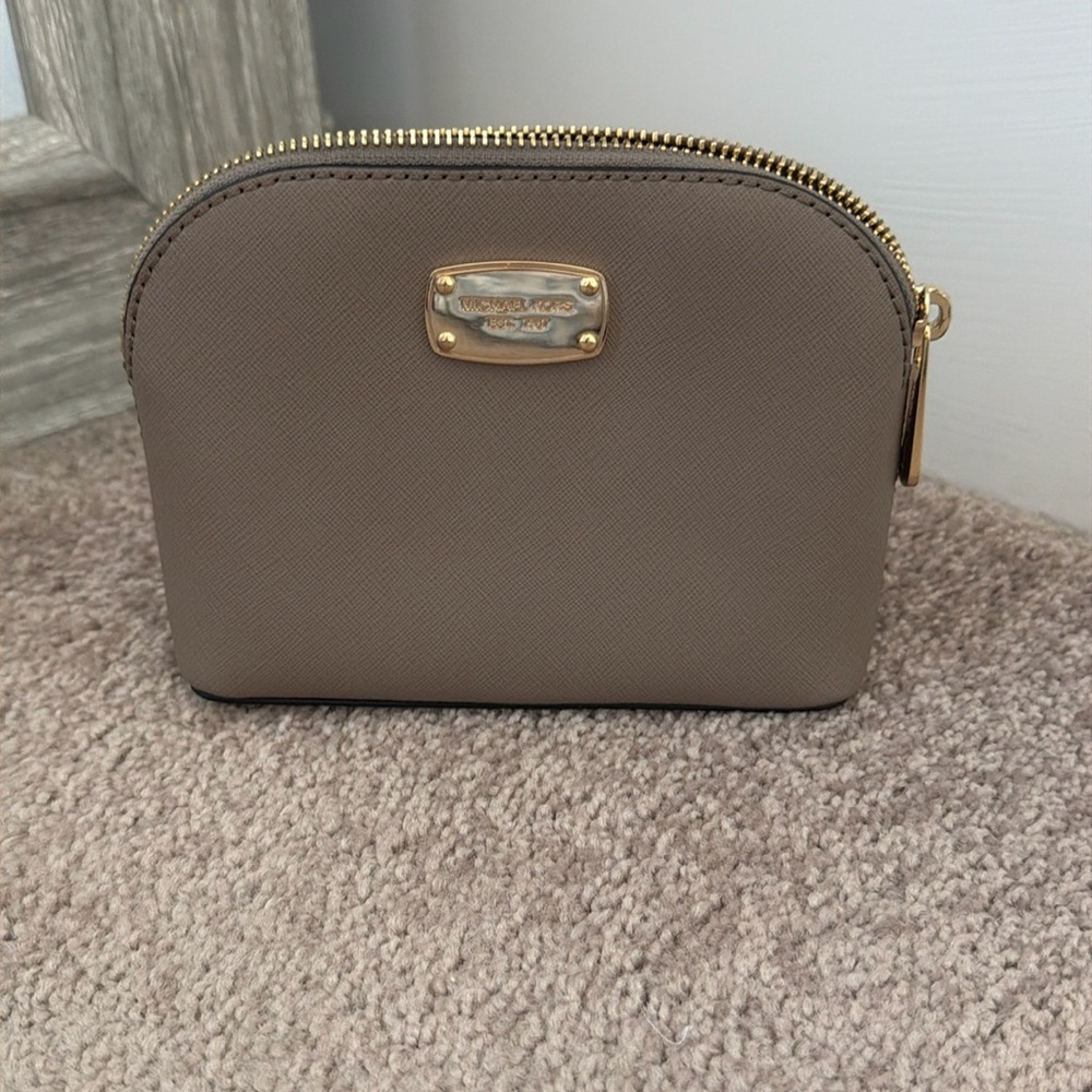 Michael Kors pouch